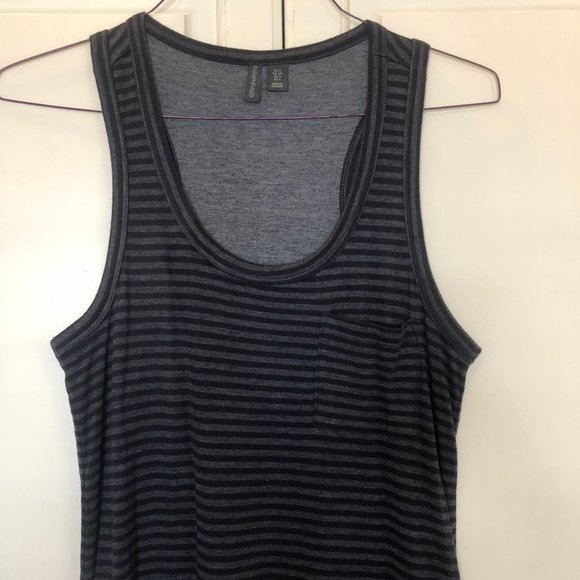 - Paraphrase Sleeveless Striped Maxi Dress Size Small - Picture 8 of 9